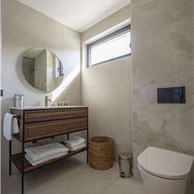 Selection of 5 bedroom seafront villas with heated pool on Ciovo near Trogir, sleeps 10